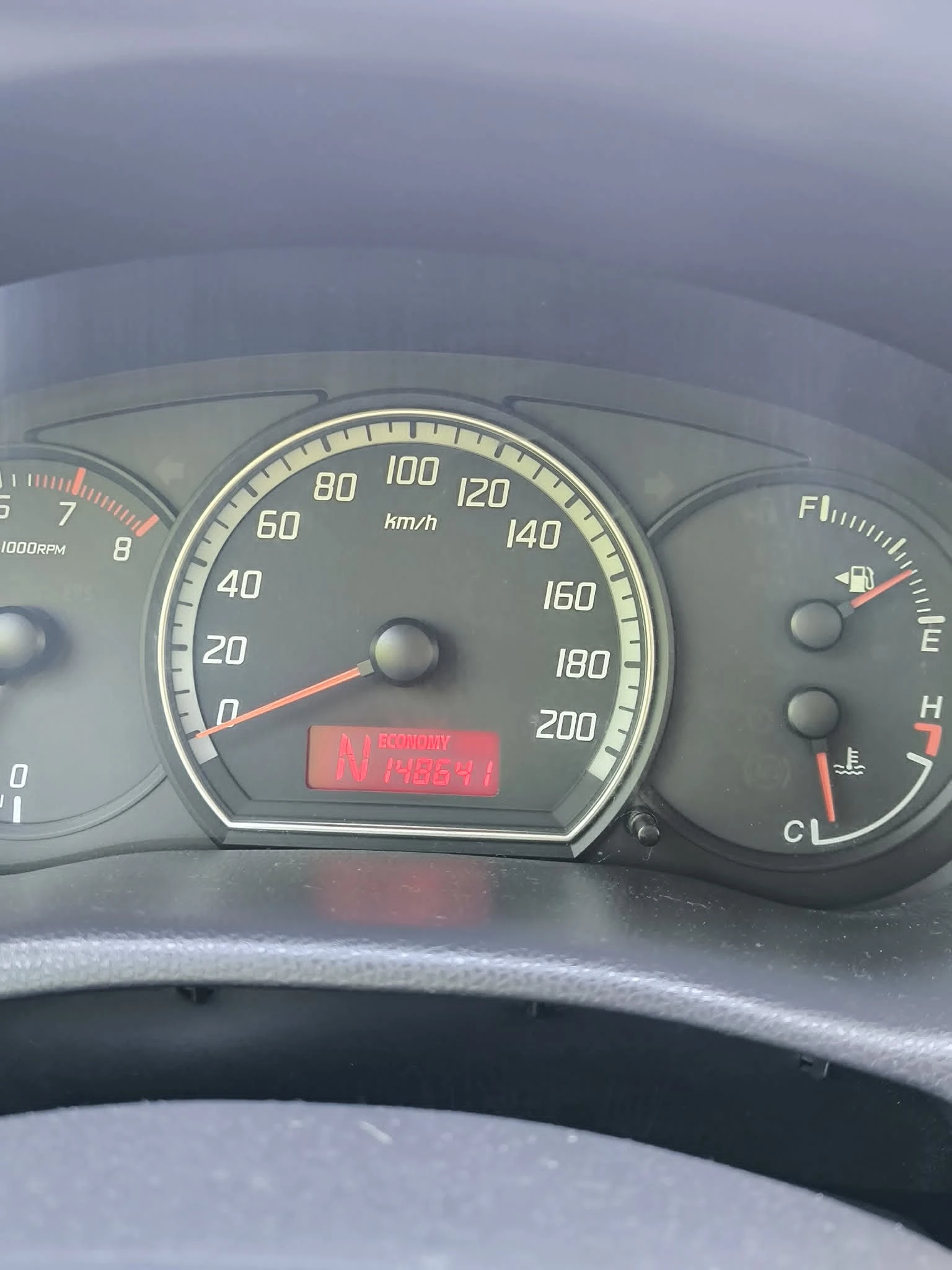 Suzuki Swift 1.3, снимка 8 - Автомобили и джипове - 54971565