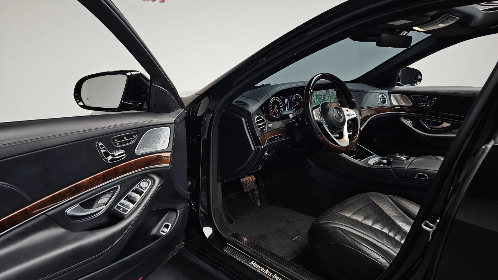 Mercedes-Benz S 560 LONG| АВТОФИНАНСИРАНЕ | ФИКСИРАНА ЦЕНА ДО БЪЛГАРИЯ, снимка 5 - Автомобили и джипове - 55287645