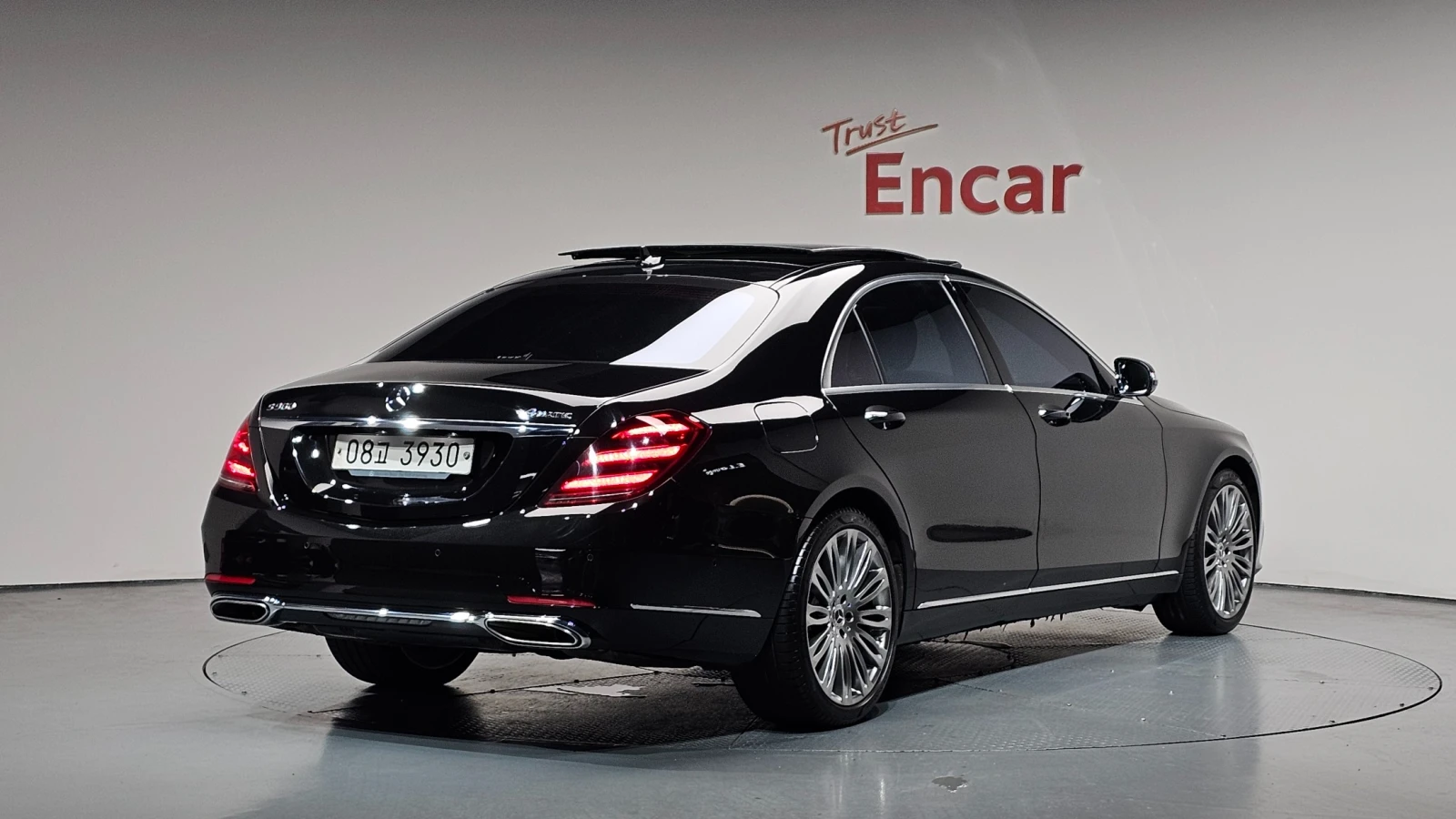 Mercedes-Benz S 560 LONG| АВТОФИНАНСИРАНЕ | ФИКСИРАНА ЦЕНА ДО БЪЛГАРИЯ, снимка 3 - Автомобили и джипове - 55287645