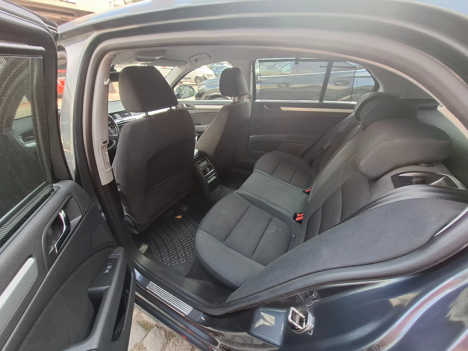 Skoda Superb, снимка 11 - Автомобили и джипове - 55890422