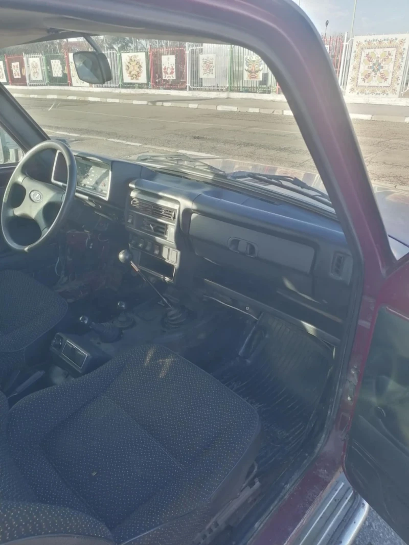 Lada Niva 1.7, снимка 11 - Автомобили и джипове - 48831268