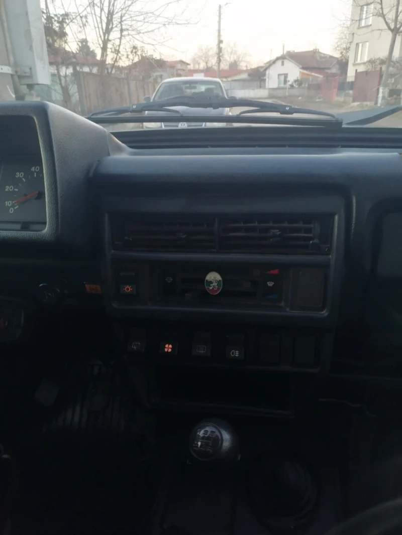 Lada Niva 1.7, снимка 15 - Автомобили и джипове - 48831268