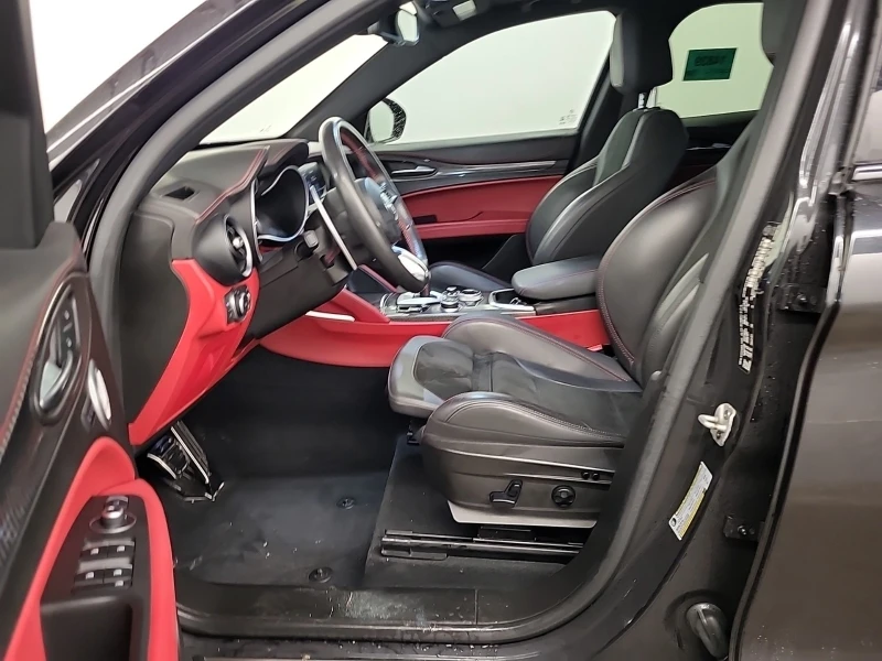 Alfa Romeo Stelvio QUADRIFOGLIO * * CARFAX * * АВТО КРЕДИТ * * , снимка 8 - Автомобили и джипове - 52901246