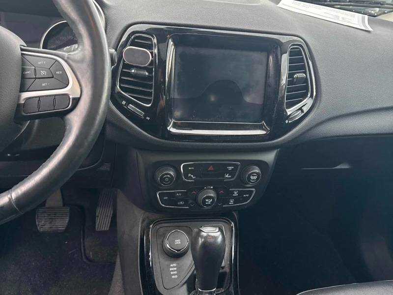 Jeep Compass * * LIMITED* * DISTRONIC* * AWD* * CARFAX* * , снимка 7 - Автомобили и джипове - 53038159