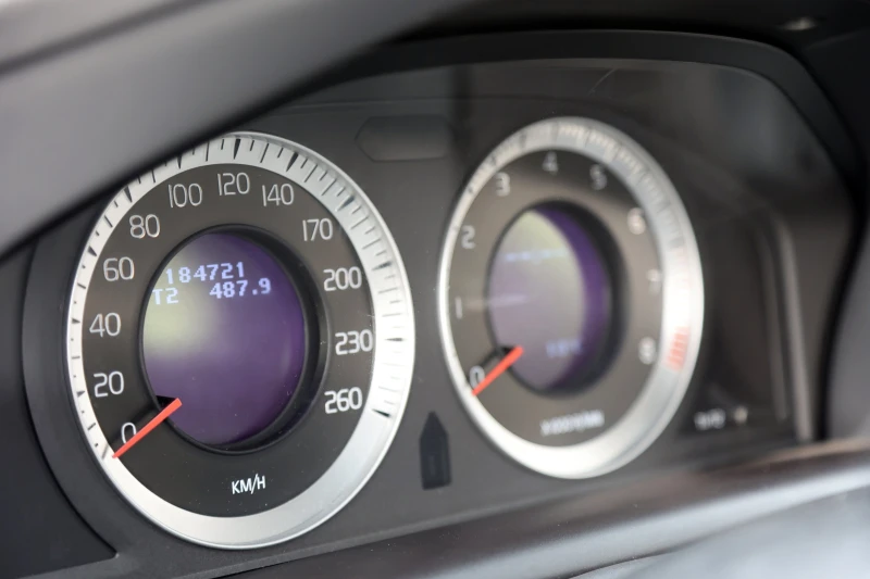 Volvo XC60 3.0 T6, снимка 10 - Автомобили и джипове - 53477627