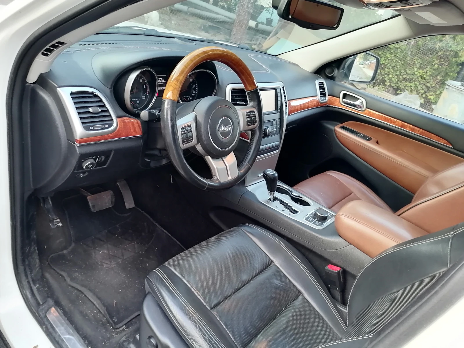 Jeep Grand cherokee 5.7 HEMI Overland - изображение 10