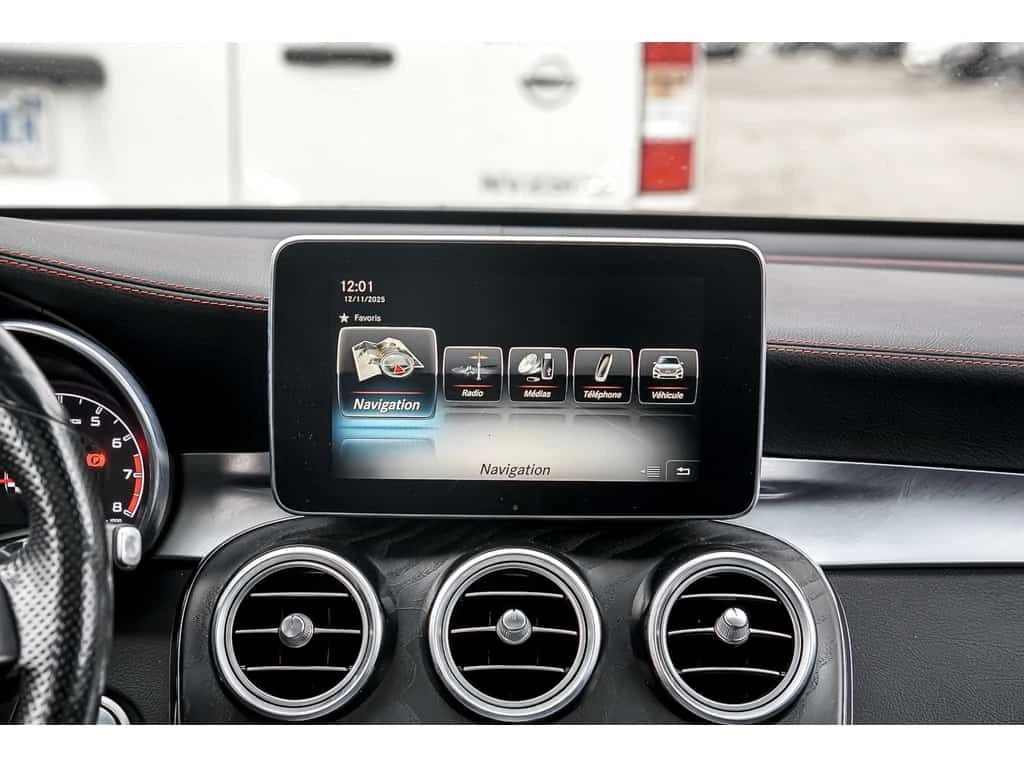 Mercedes-Benz GLC 43 AMG 4MATIC SUV /CARFAX/Панорама/Кожа/Памет, снимка 17 - Автомобили и джипове - 53893100