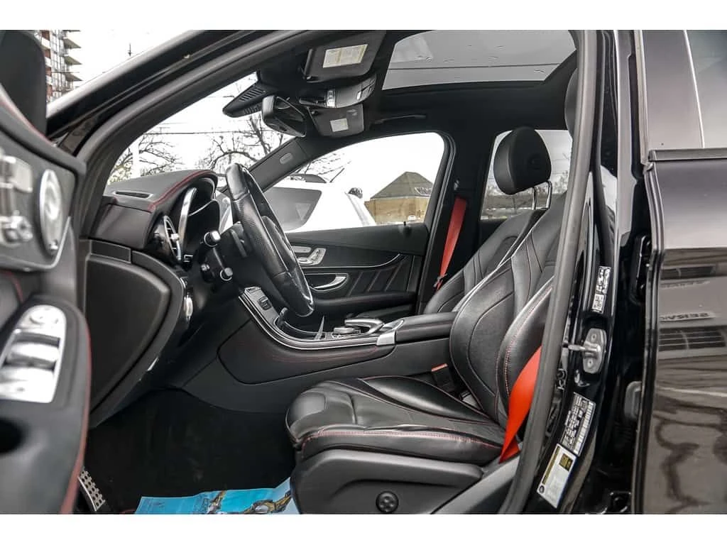 Mercedes-Benz GLC 43 AMG 4MATIC SUV /CARFAX/Панорама/Кожа/Памет, снимка 12 - Автомобили и джипове - 53893100