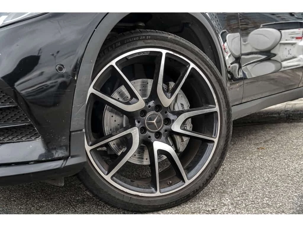 Mercedes-Benz GLC 43 AMG 4MATIC SUV /CARFAX/Панорама/Кожа/Памет, снимка 4 - Автомобили и джипове - 53893100