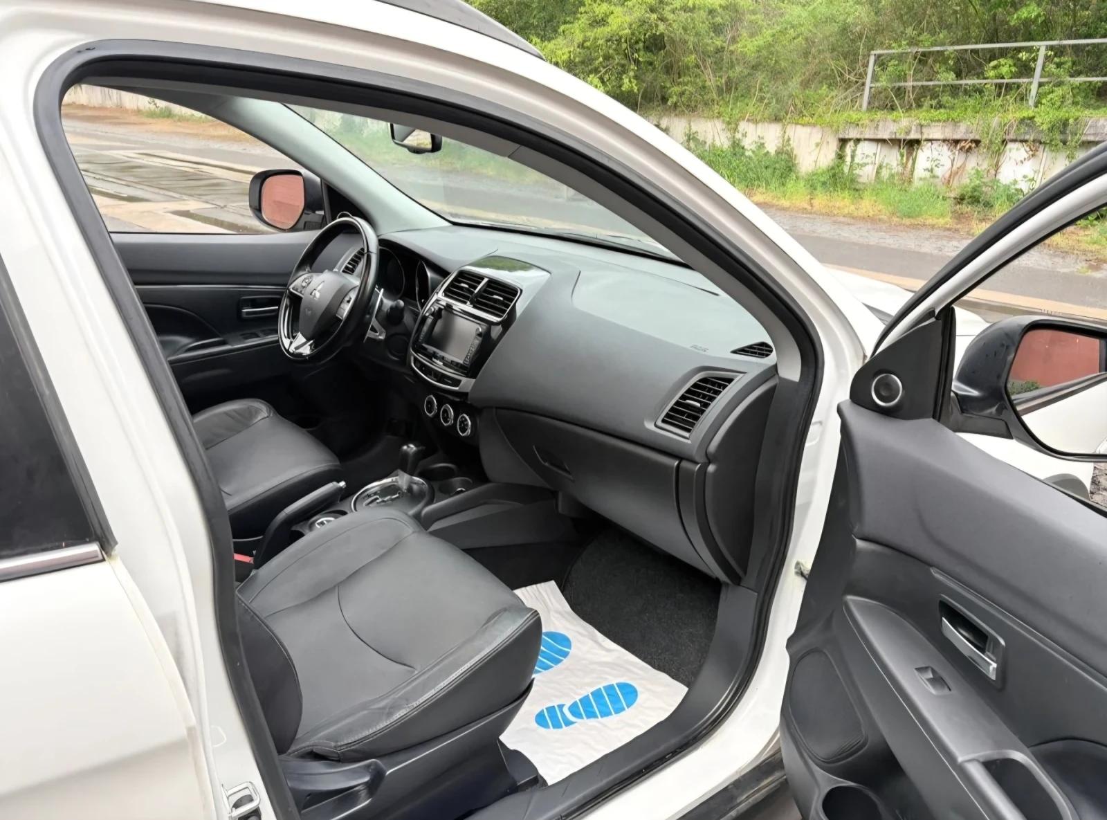 Mitsubishi ASX NAVI* PDC* XENON* PANO* КОЖА* 4-4* F1* FACE* TUV* , снимка 10 - Автомобили и джипове - 54538205