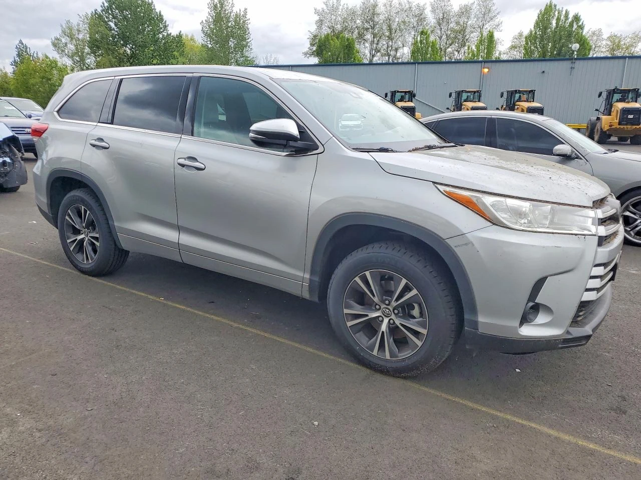 Toyota Highlander LE, снимка 2 - Автомобили и джипове - 54630200