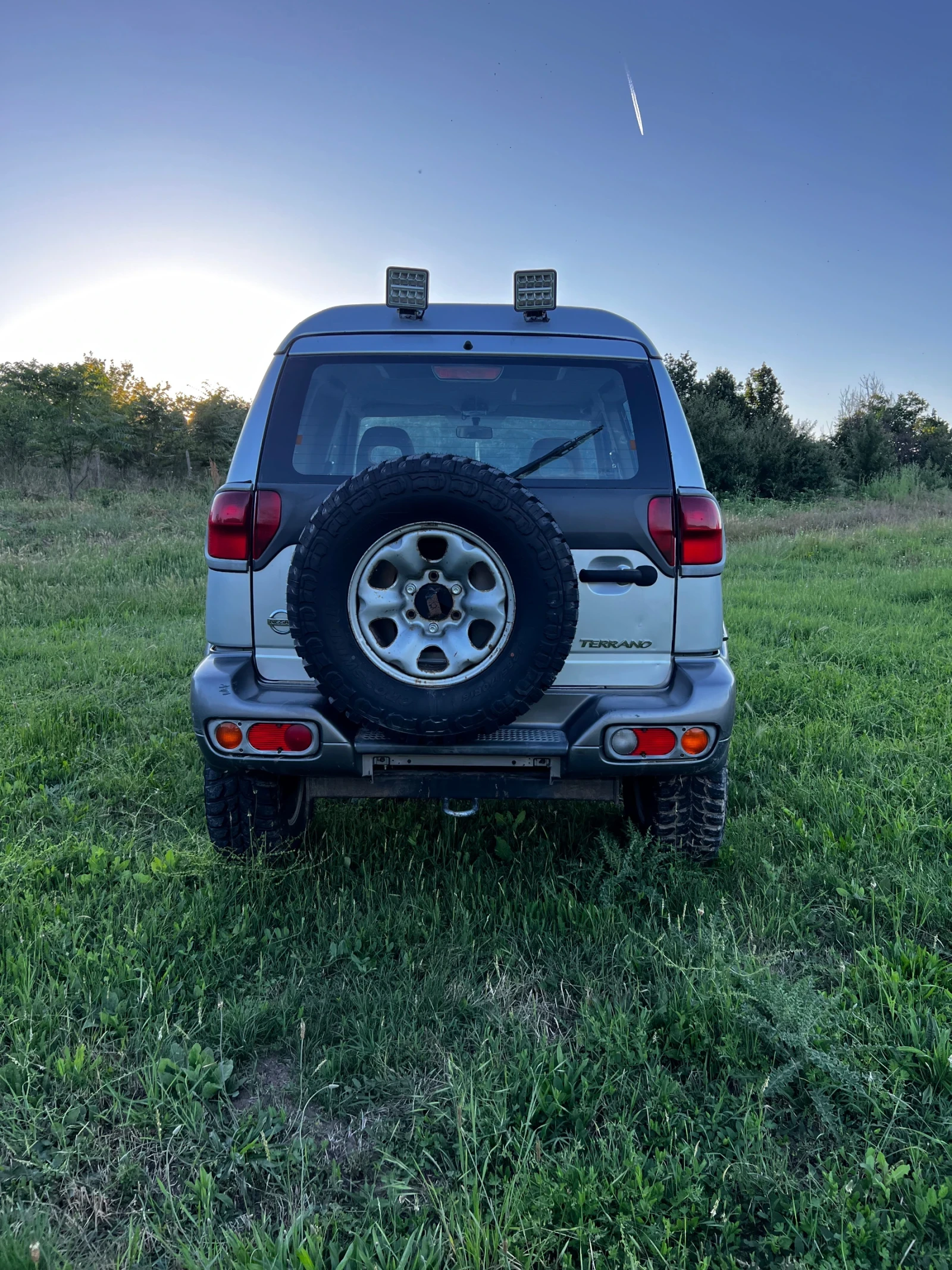 Nissan Terrano, снимка 4 - Автомобили и джипове - 54905017