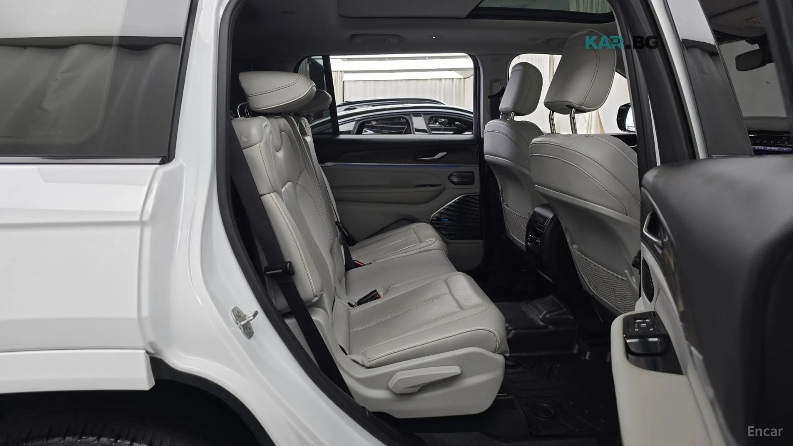 Jeep Grand cherokee OVERLAND* ОБДУХ* PANO* MCINTOSH* 7МЕСТА* , снимка 14 - Автомобили и джипове - 56024020