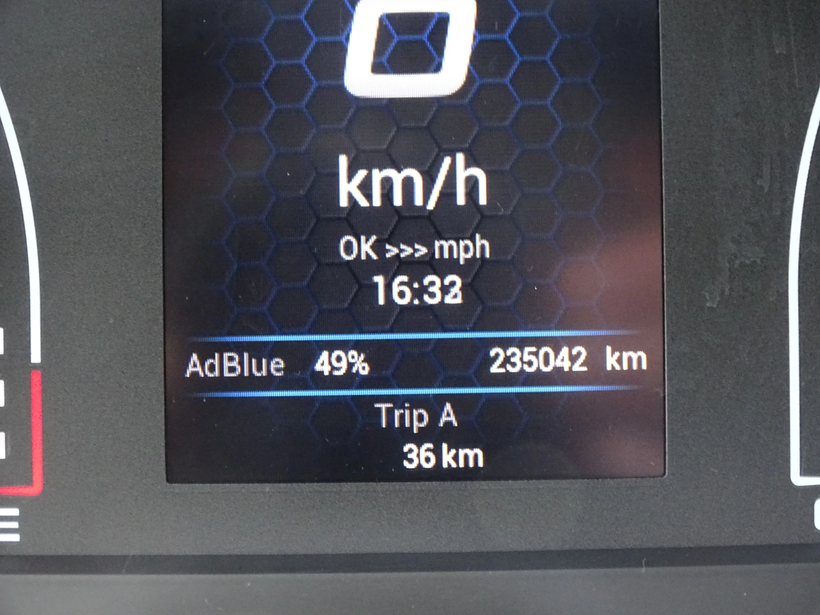 Iveco 35S18 3.0HPI* ХЛАДИЛЕН* КЛИМАТРОНИК, снимка 14 - Бусове и автобуси - 53336192