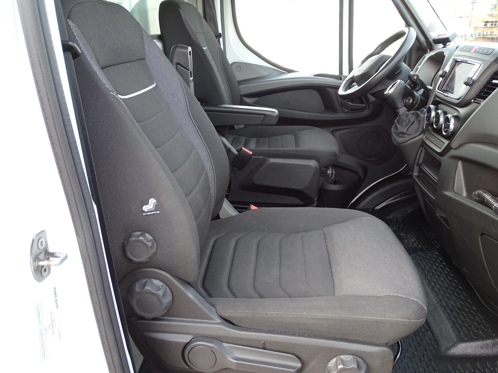 Iveco 35S18 3.0HPI* ХЛАДИЛЕН* КЛИМАТРОНИК, снимка 15 - Бусове и автобуси - 53336192