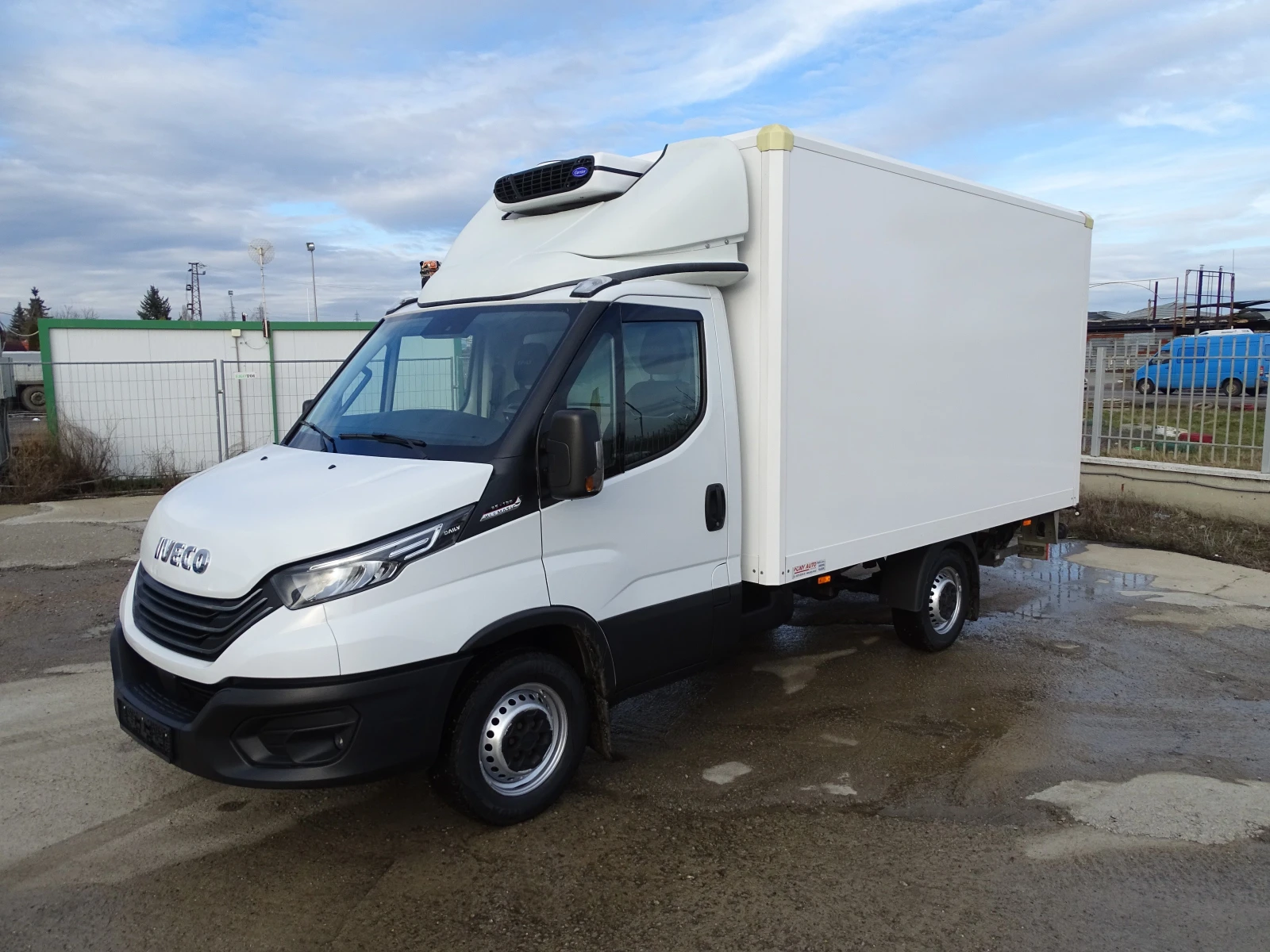 Iveco 35S18 3.0HPI* ХЛАДИЛЕН* КЛИМАТРОНИК, снимка 3 - Бусове и автобуси - 53336192