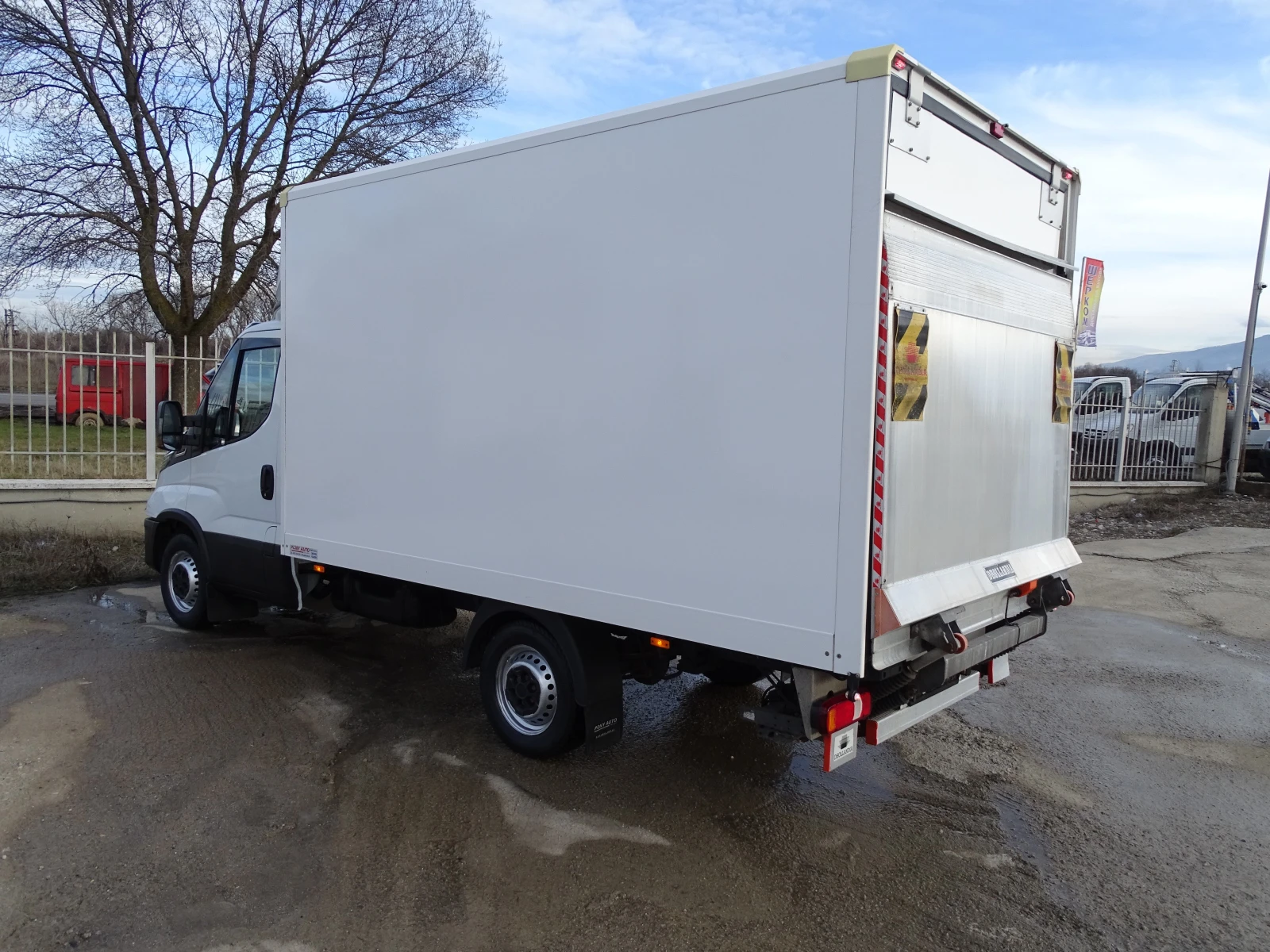 Iveco 35S18 3.0HPI* ХЛАДИЛЕН* КЛИМАТРОНИК, снимка 6 - Бусове и автобуси - 53336192