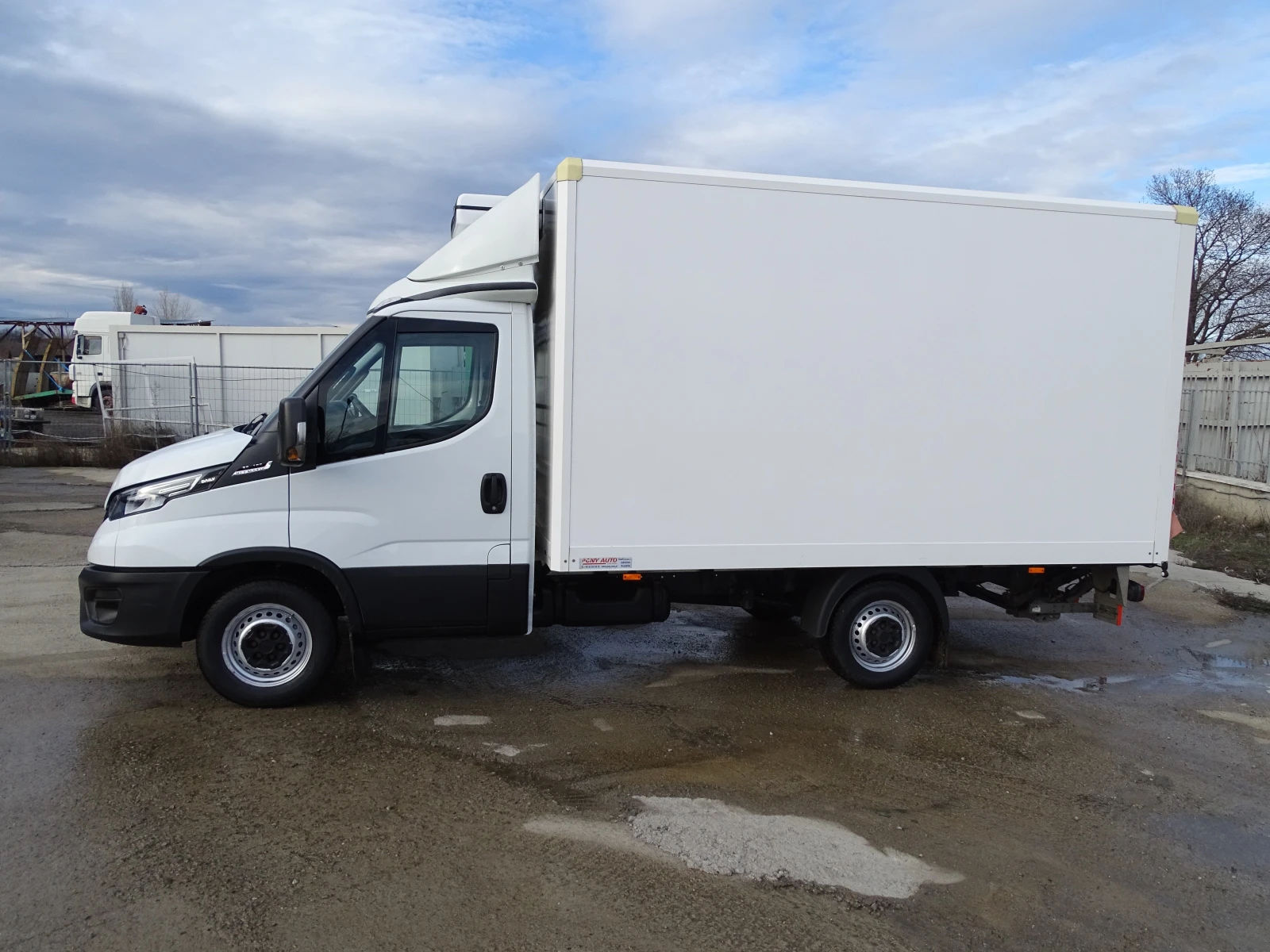 Iveco 35S18 3.0HPI* ХЛАДИЛЕН* КЛИМАТРОНИК, снимка 7 - Бусове и автобуси - 53336192