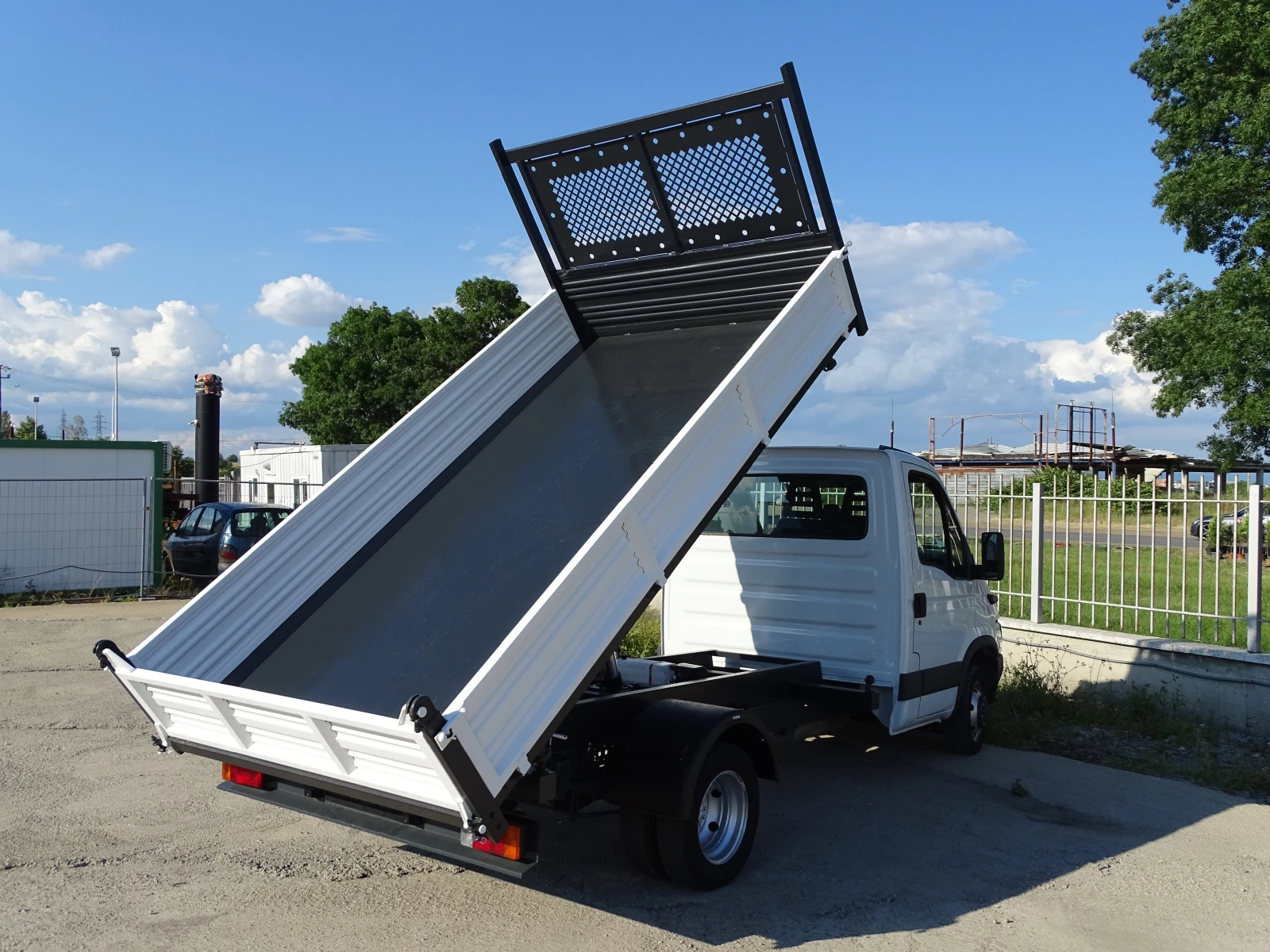 Iveco 35c17 3.0HPI  КАТ. * Б* НОВ ВНОС ОТ ШВЕЙЦАРИЯ, снимка 6 - Бусове и автобуси - 55191351