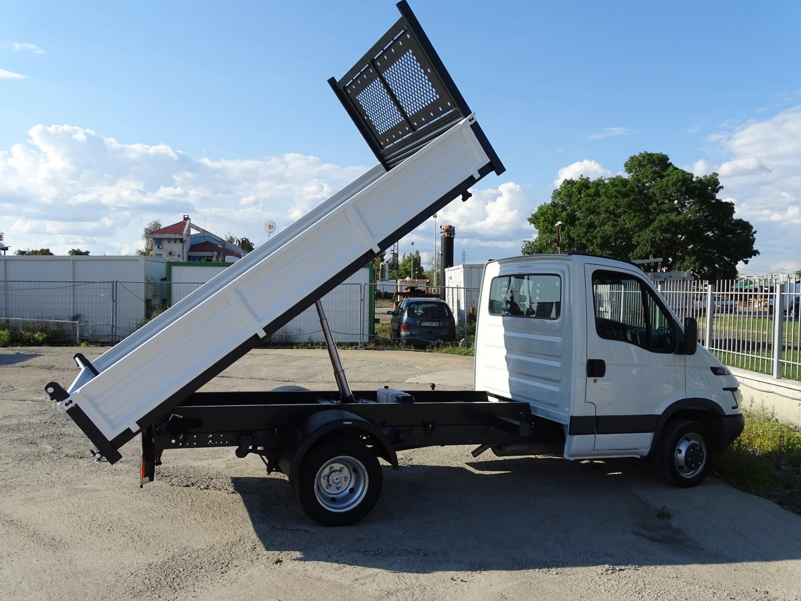 Iveco 35c17 3.0HPI  КАТ. * Б* НОВ ВНОС ОТ ШВЕЙЦАРИЯ, снимка 7 - Бусове и автобуси - 55191351