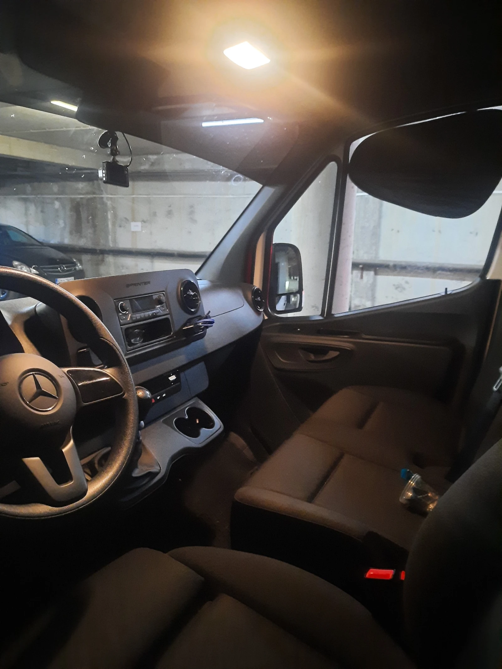 Mercedes-Benz Sprinter 215, снимка 9 - Бусове и автобуси - 55350716