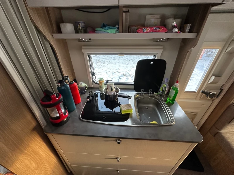 Каравана Burstner Averso plus 510 tk, снимка 15 - Каравани и кемпери - 53036562