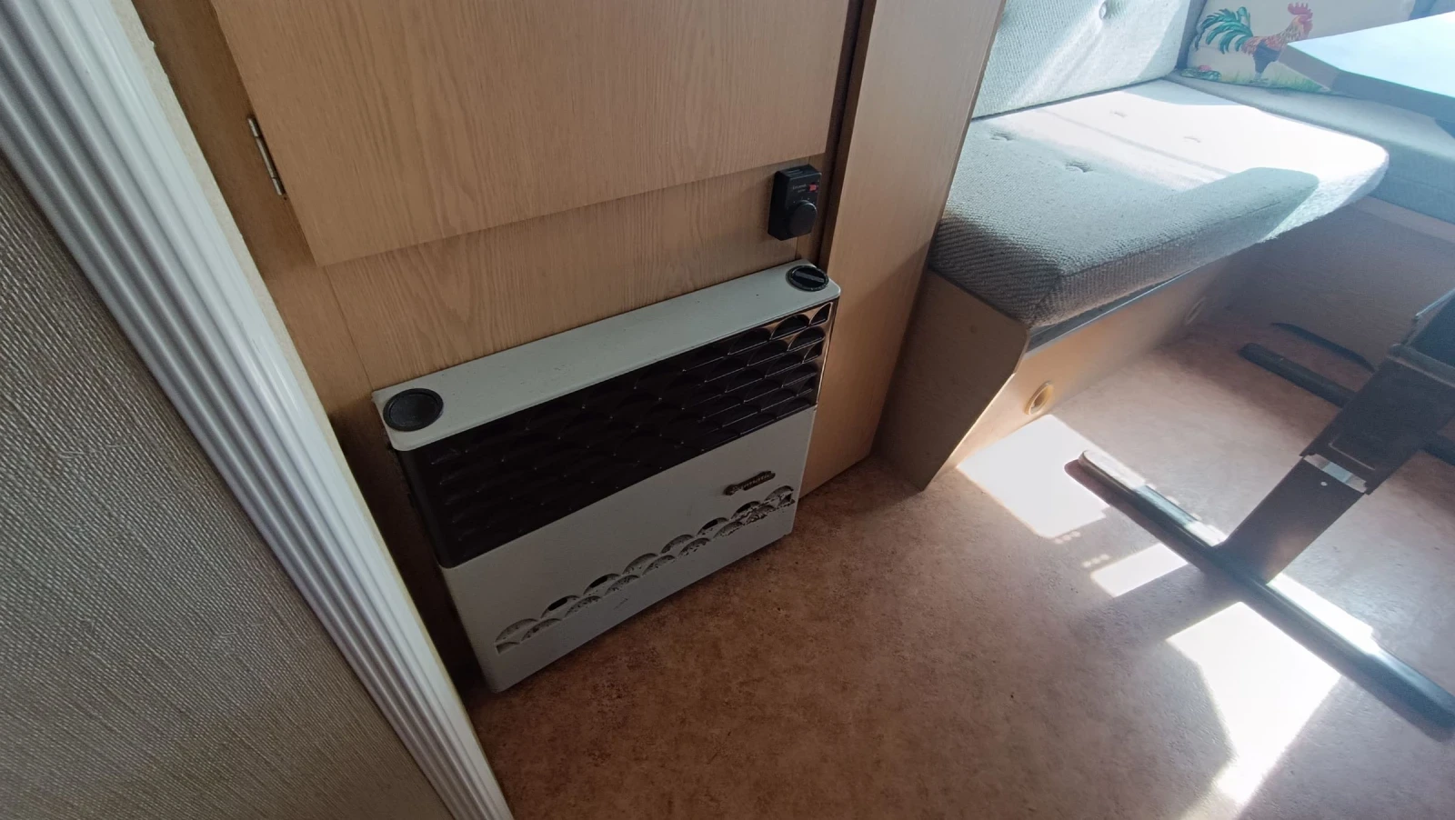 Каравана KIP 48 с форселт , снимка 6 - Каравани и кемпери - 53921167