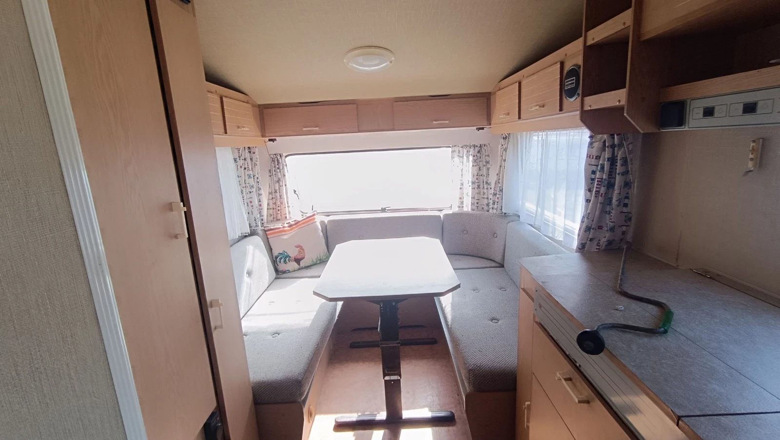 Каравана KIP 48 с форселт , снимка 5 - Каравани и кемпери - 53921167