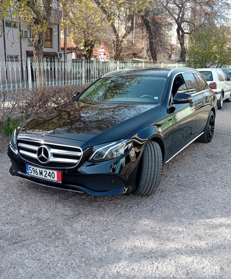 Mercedes-Benz E 220 4matik, снимка 2 - Автомобили и джипове - 46440589