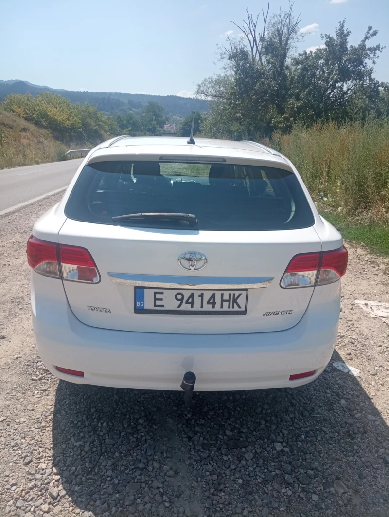 Toyota Avensis D4D 2.2, снимка 17 - Автомобили и джипове - 47345570