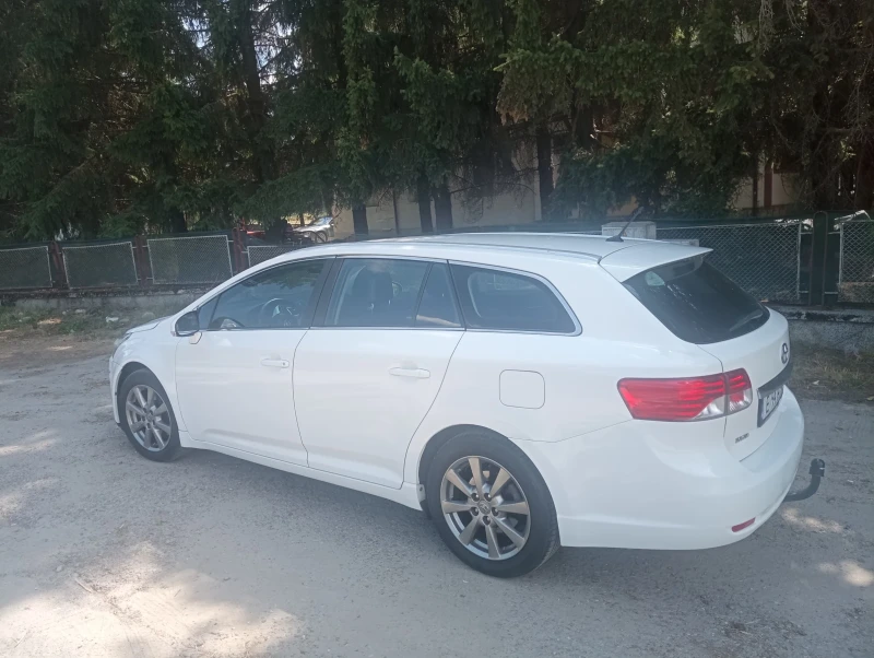 Toyota Avensis D4D 2.2, снимка 3 - Автомобили и джипове - 47345570