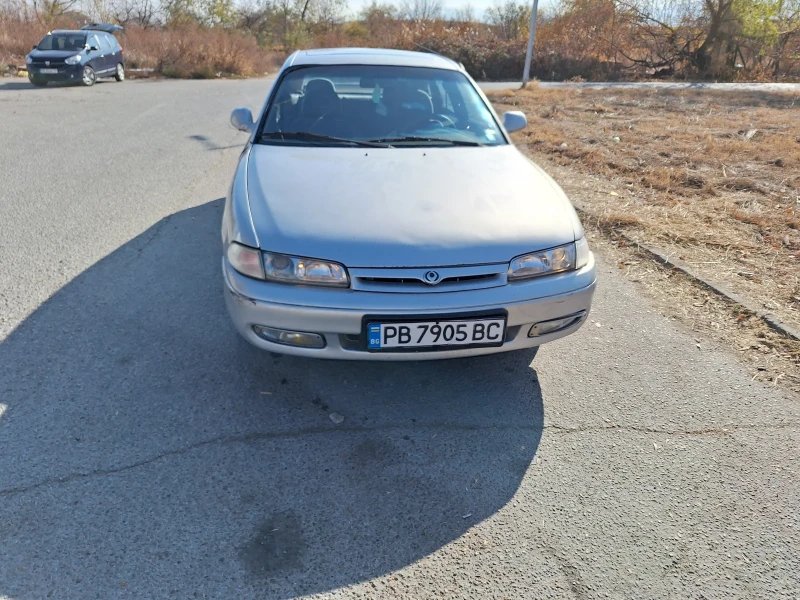 Mazda 626 1.6 АГУ, снимка 1 - Автомобили и джипове - 47996783