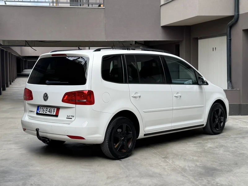 VW Touran 2.0TDi, снимка 4 - Автомобили и джипове - 50281565
