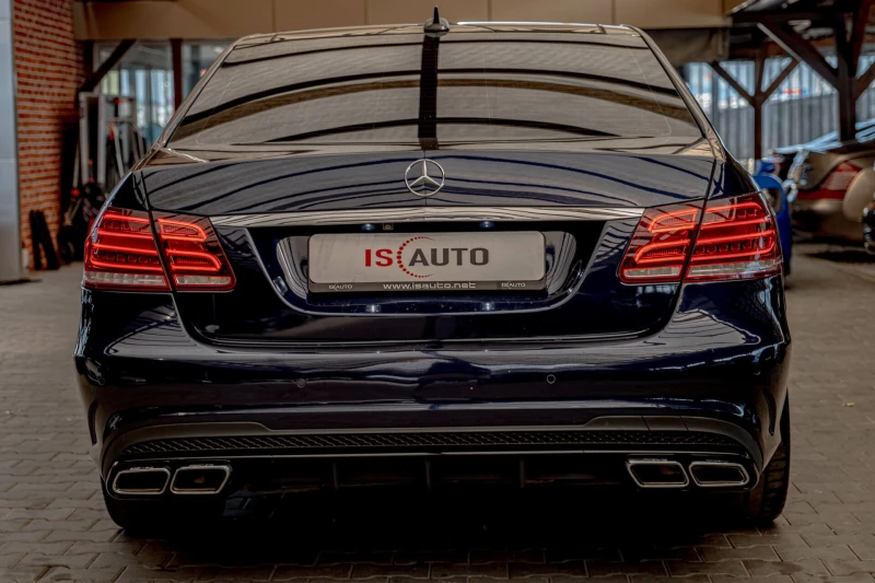 Mercedes-Benz E 63 AMG 4Matic/Dynamic/Harman Kardon/Алкантар/Обдухване, снимка 4 - Автомобили и джипове - 51357945