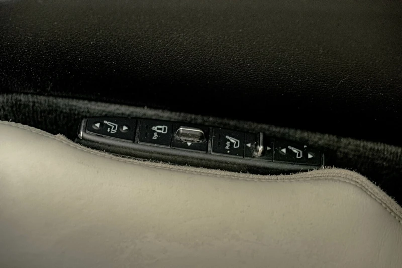 Mercedes-Benz E 63 AMG 4Matic/Dynamic/Harman Kardon/Алкантар/Обдухване, снимка 12 - Автомобили и джипове - 51357945