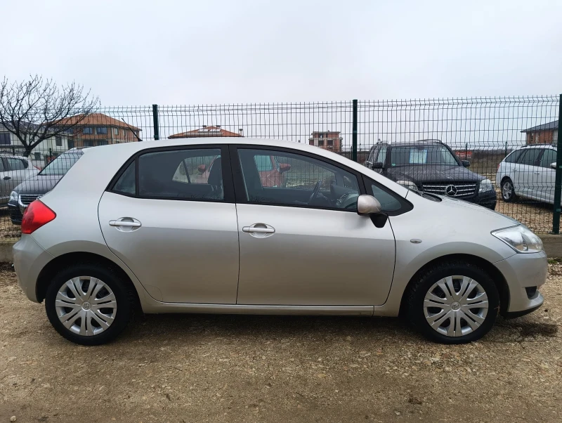 Toyota Auris 1.6 КАТО НОВА , снимка 8 - Автомобили и джипове - 53306184