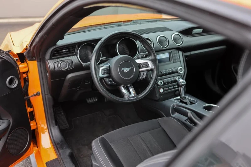 Ford Mustang EcoBoost* RWD* АвтоКредит* (ЦЕНА ДО БГ), снимка 9 - Автомобили и джипове - 53562295