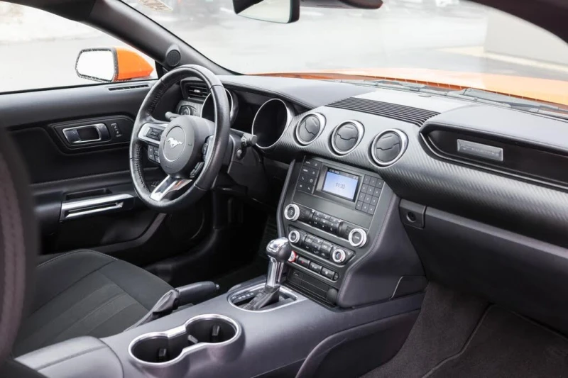 Ford Mustang EcoBoost* RWD* АвтоКредит* (ЦЕНА ДО БГ), снимка 8 - Автомобили и джипове - 53562295