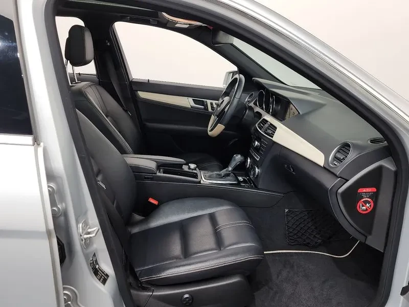 Mercedes-Benz C 200 Avantgarde Edition C, снимка 11 - Автомобили и джипове - 53822005