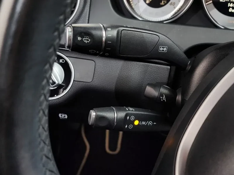 Mercedes-Benz C 200 Avantgarde Edition C, снимка 17 - Автомобили и джипове - 53822005