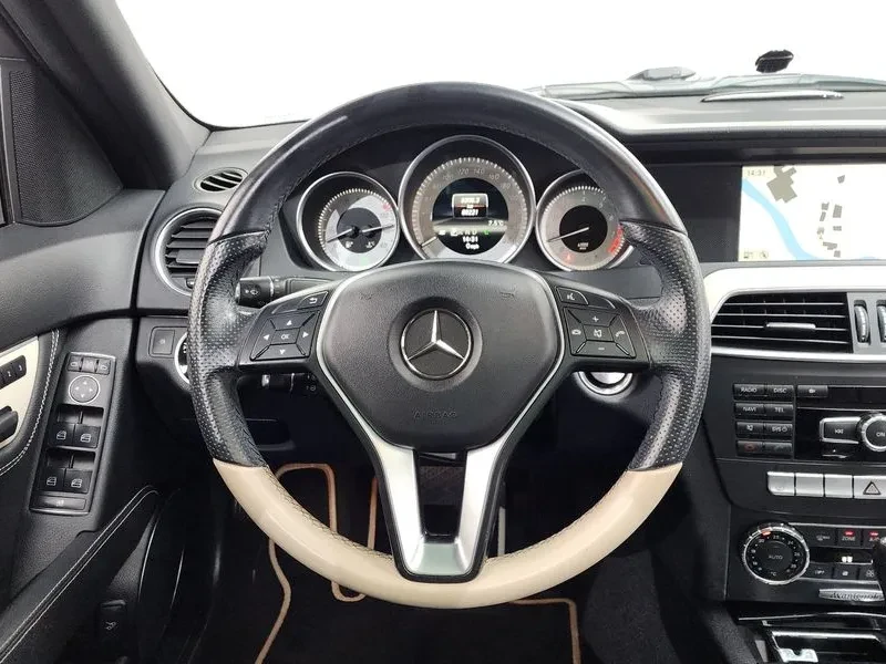 Mercedes-Benz C 200 Avantgarde Edition C, снимка 13 - Автомобили и джипове - 53822005
