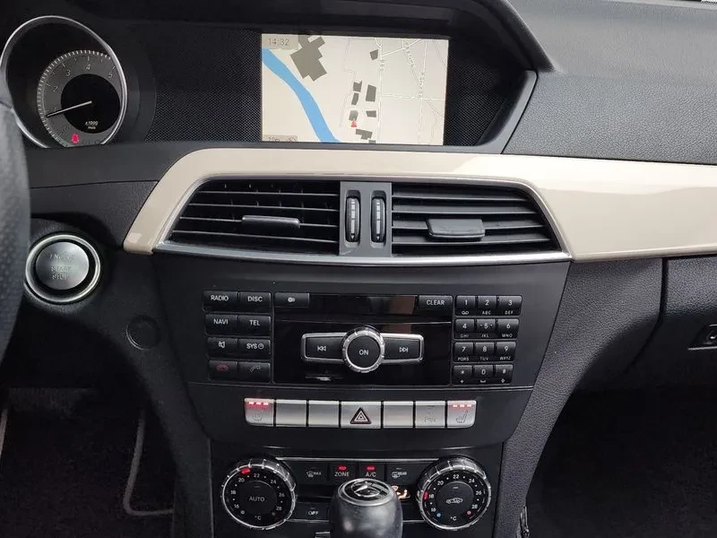Mercedes-Benz C 200 Avantgarde Edition C, снимка 14 - Автомобили и джипове - 53822005