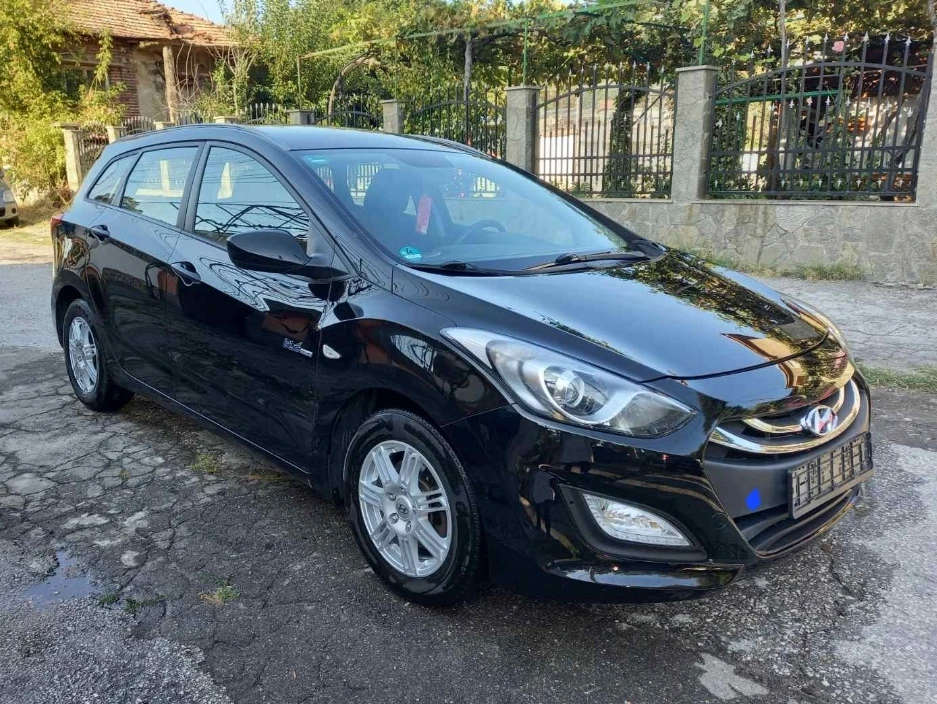 Hyundai I30 Hundai i30 1.6 Дизел Blue Drive - изображение 2