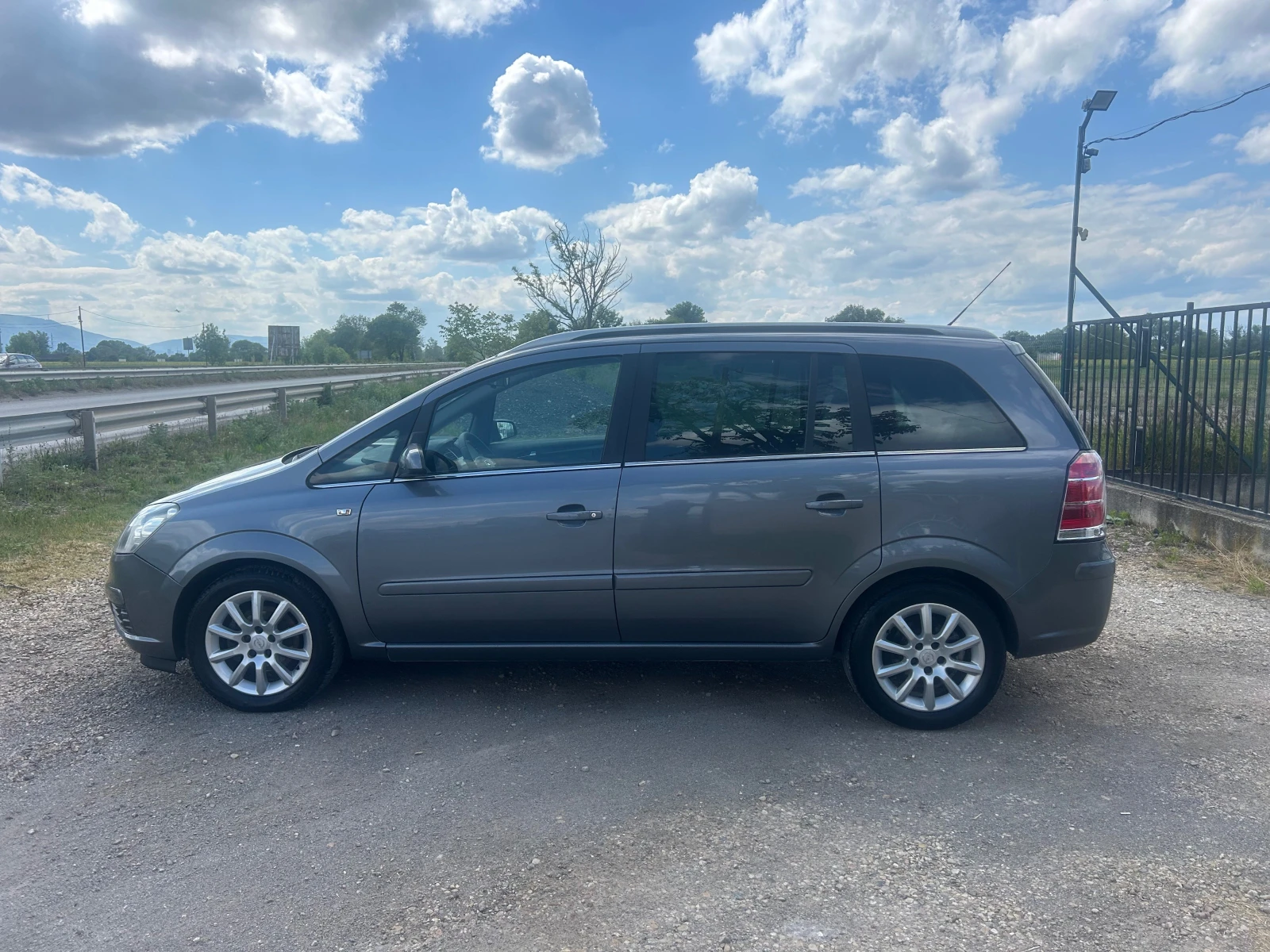Opel Zafira 1.8 16V ГАЗ-БЕНЗИН - изображение 4