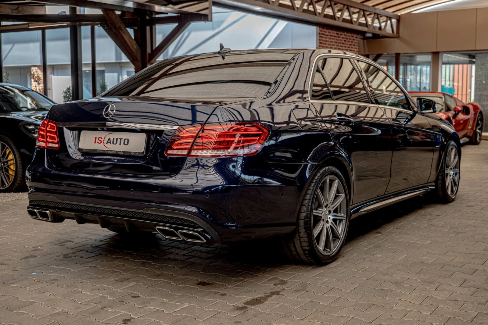 Mercedes-Benz E 63 AMG 4Matic/Dynamic/Harman Kardon/Алкантар/Обдухване - изображение 6
