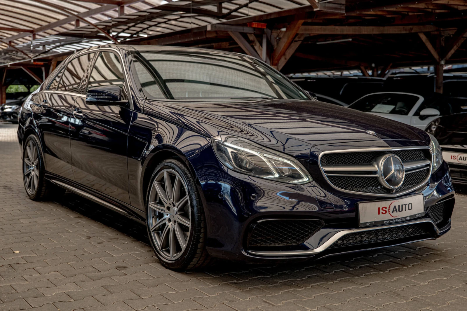 Mercedes-Benz E 63 AMG 4Matic/Dynamic/Harman Kardon/Алкантар/Обдухване - изображение 2