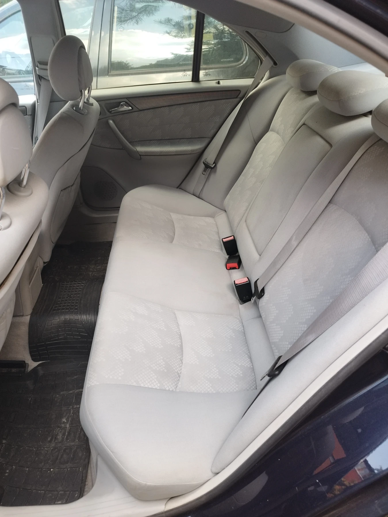 Mercedes-Benz C 200 2.0 - изображение 9