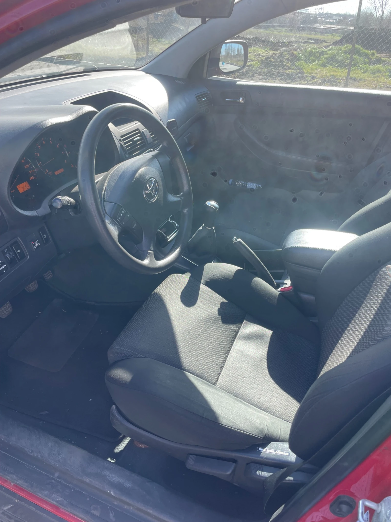 Toyota Avensis 1.8/LPG, снимка 7 - Автомобили и джипове - 53769843