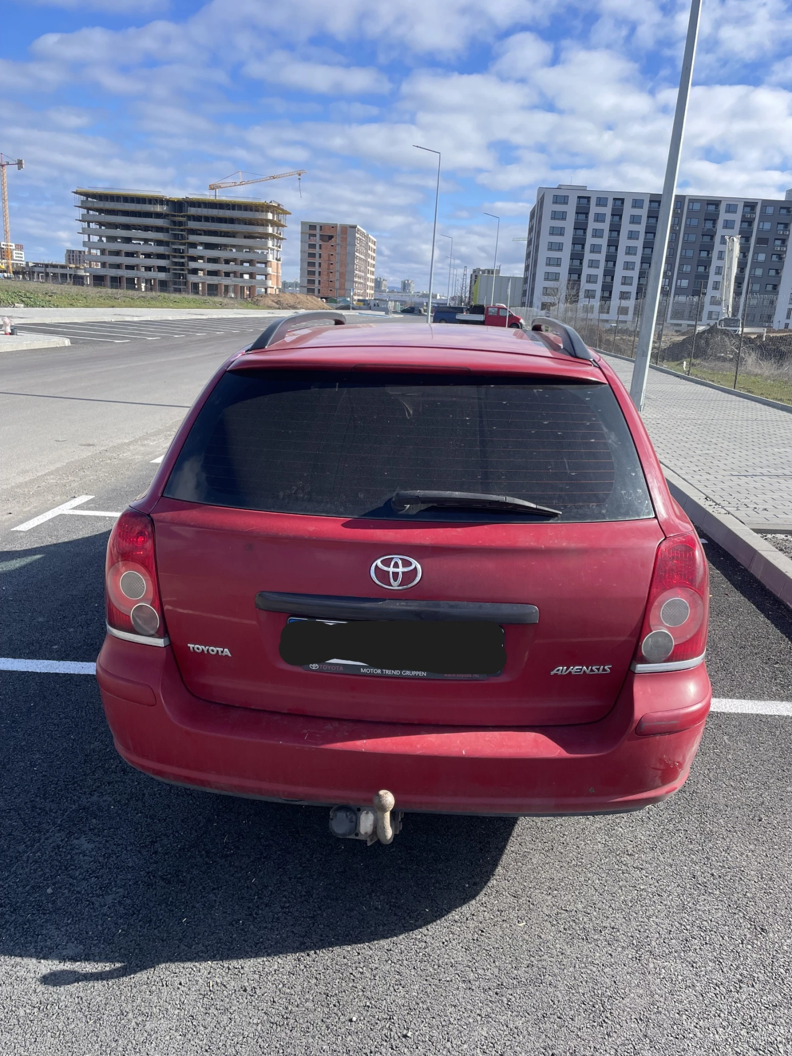 Toyota Avensis 1.8/LPG, снимка 4 - Автомобили и джипове - 53769843