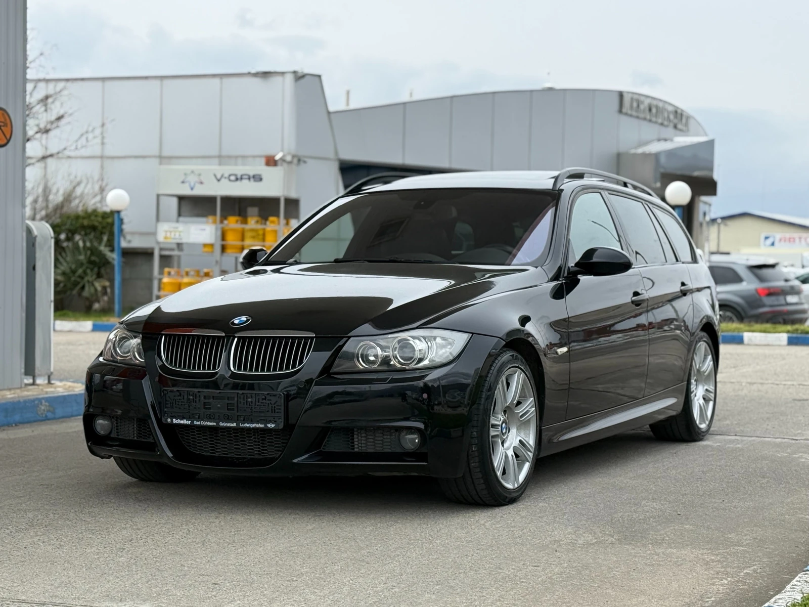 BMW 330 M Pack/Panorama, снимка 4 - Автомобили и джипове - 53894442